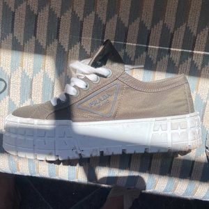 50mm Logo Flatform Sneakers, olive green